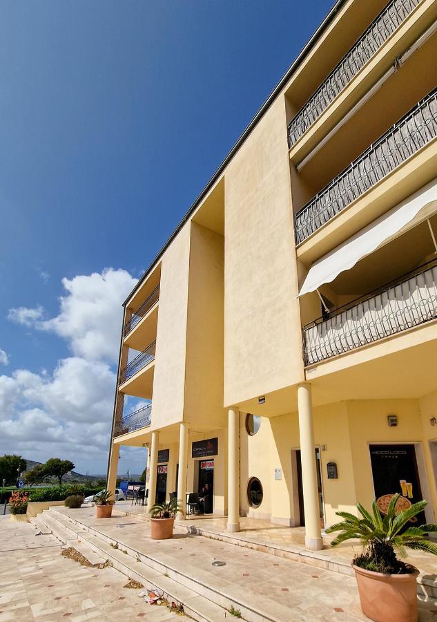 Murphy Holiday Home - Residenza Aldo Moro 02 ラ・マッダレーナ エクステリア 写真