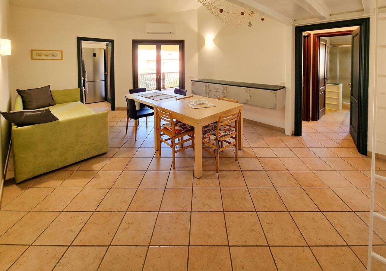 Murphy Holiday Home - Residenza Aldo Moro 02 ラ・マッダレーナ エクステリア 写真