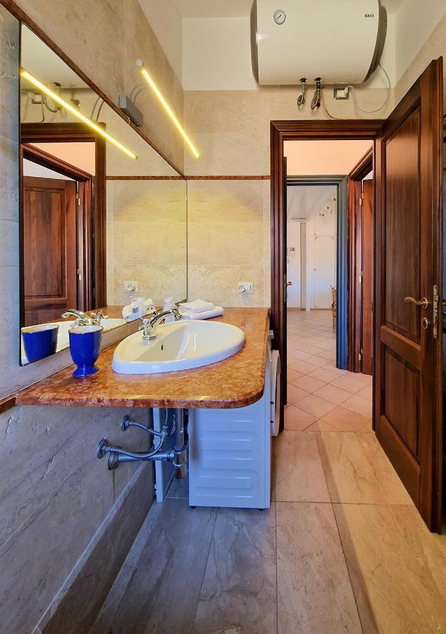Murphy Holiday Home - Residenza Aldo Moro 02 ラ・マッダレーナ エクステリア 写真